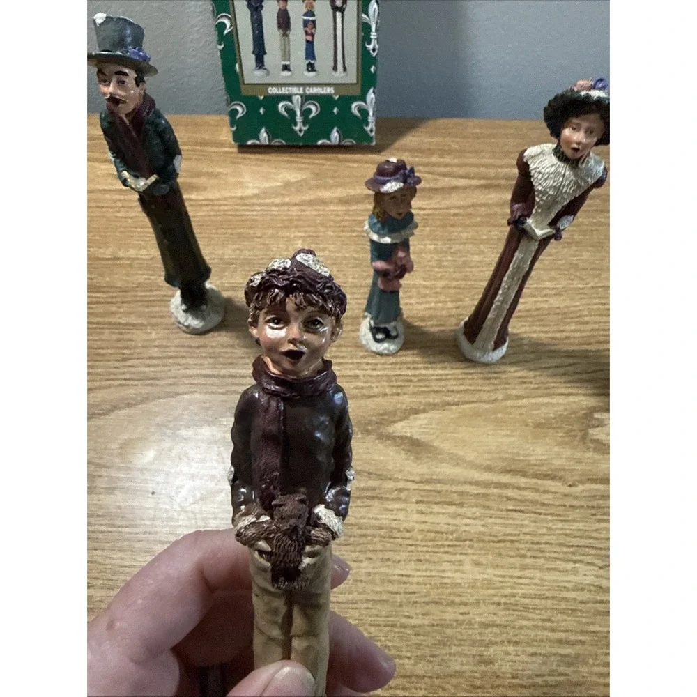 Windsor Collection‎ 4 Christmas Carolers Pencil Figurines Singing